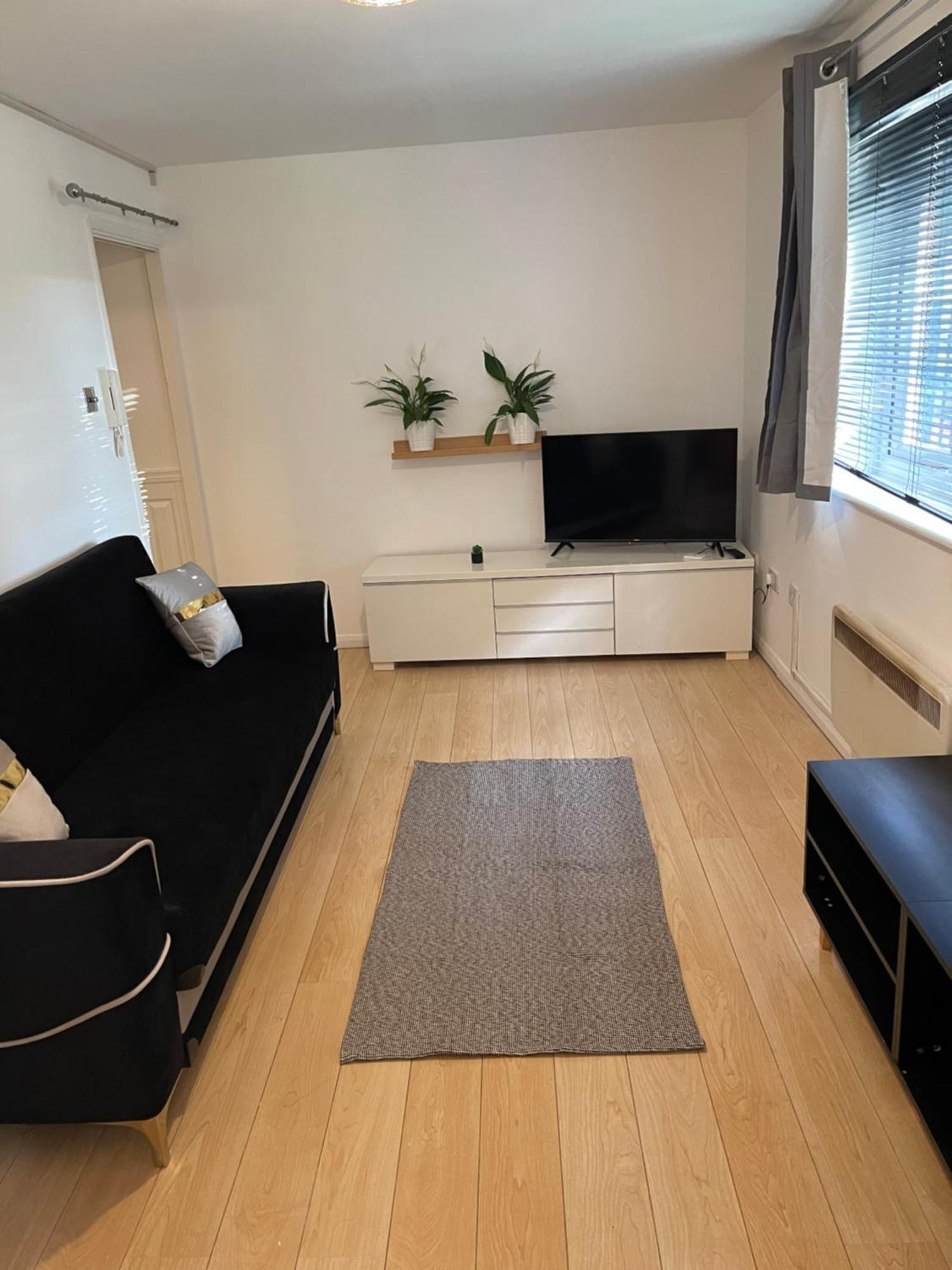 Cosy Flat Behind A Creekbeach In Grays エクステリア 写真