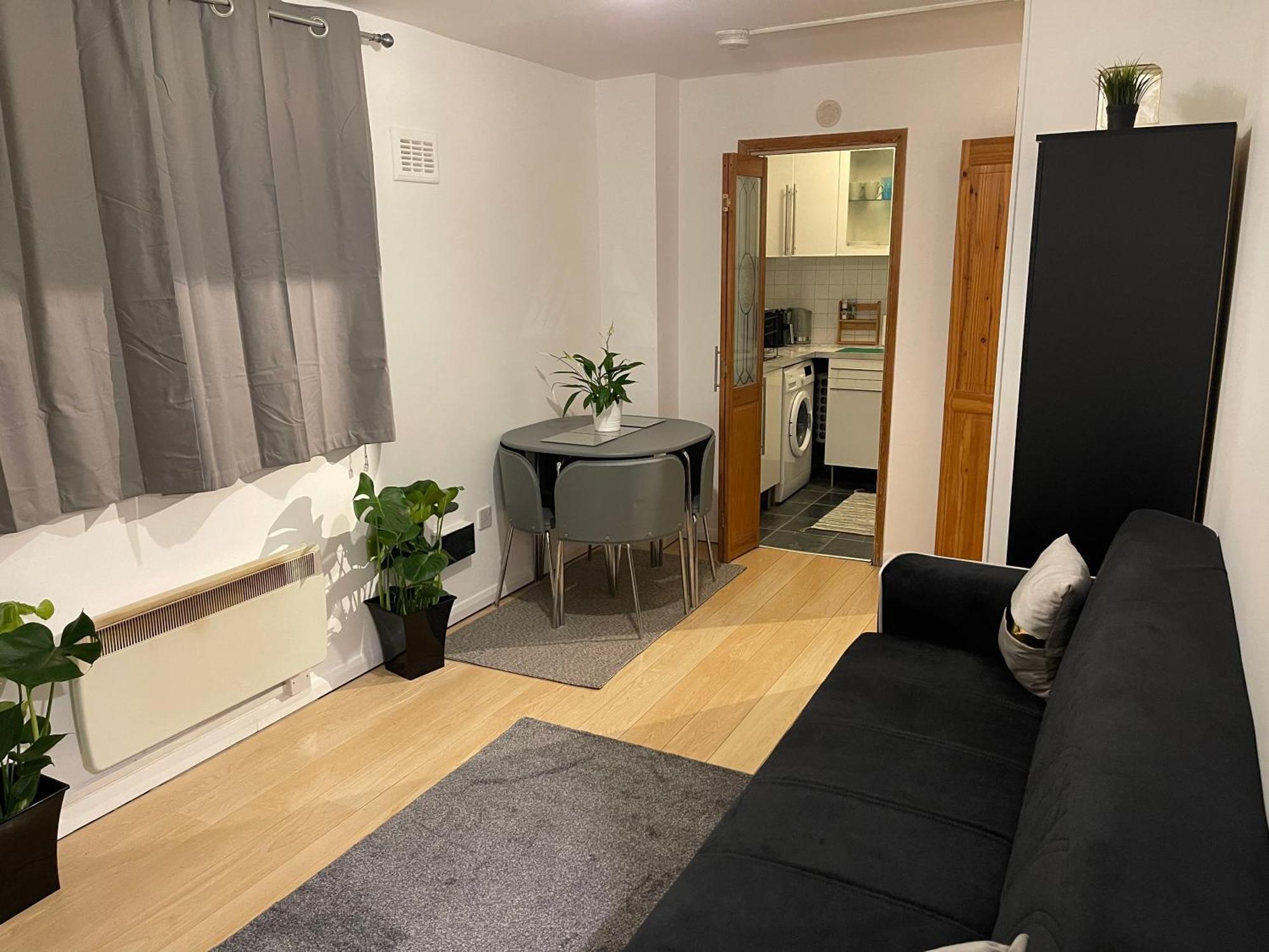 Cosy Flat Behind A Creekbeach In Grays エクステリア 写真